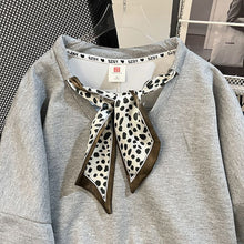 Figure-flattering American-style Vintage Silk Scarf Loose-fit Hoodie For Women