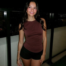 Women's Slim-fit Solid-color Sleeveless Top With A Twist Detail